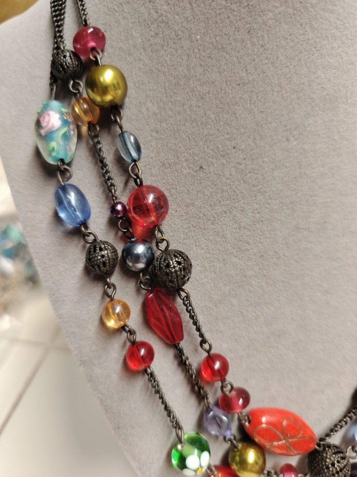 AVON SP Colorful 3 Strand Glass/Acrylic/Metal Beaded Necklace Bronze Tone Flower