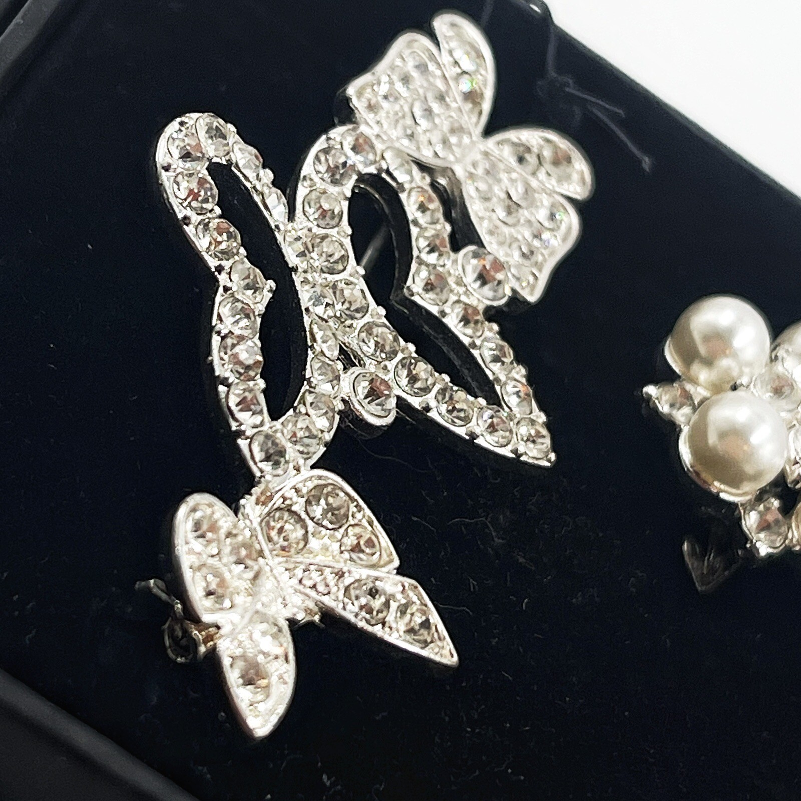 NEW JON RICHARD DEBENHAMS COLLECTION SET OF 3 LOVELY BROOCHES IN ORIGINAL BOX