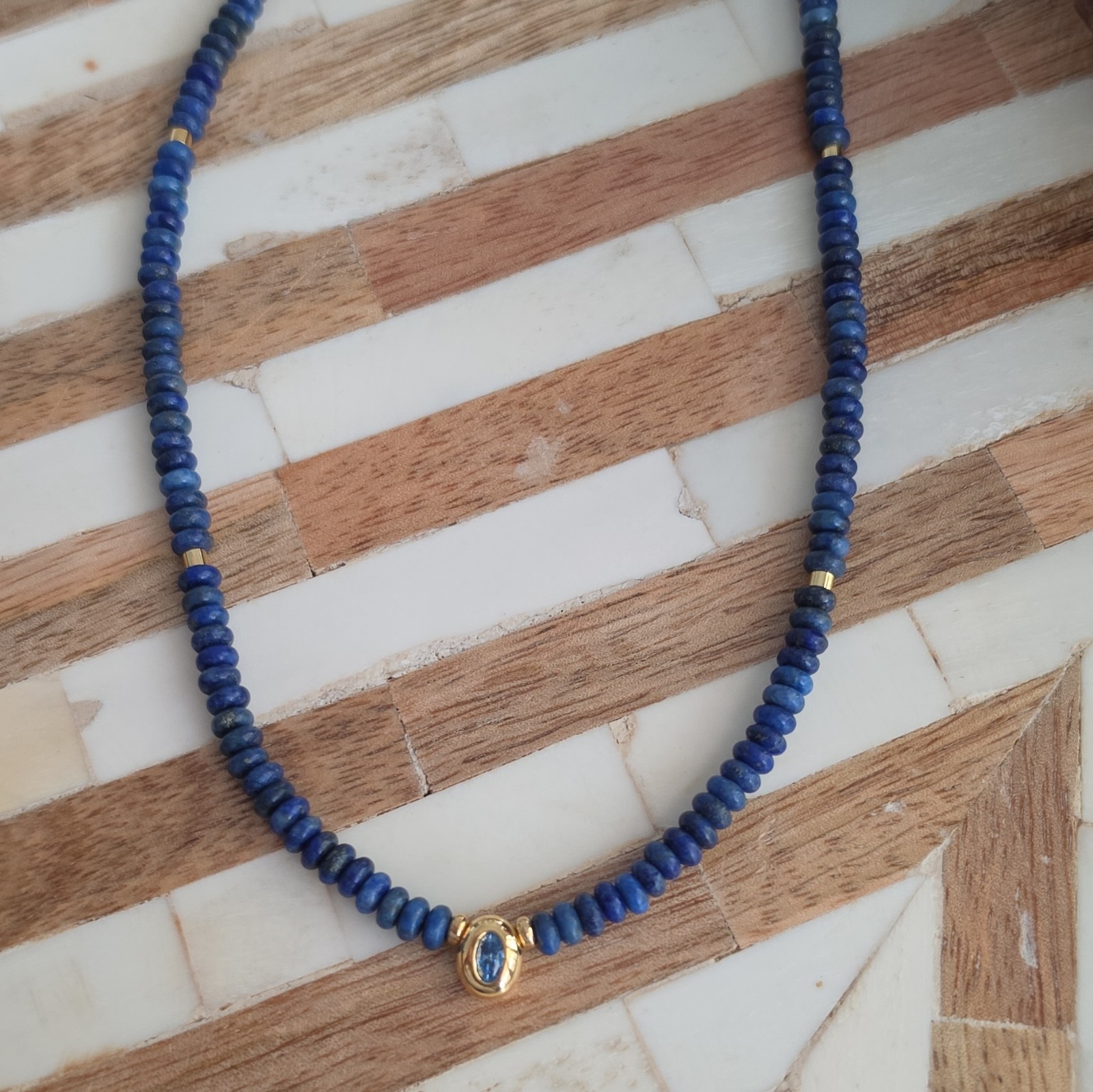 Handmade Lápiz Lazuli Necklase With Detail In Gold Field