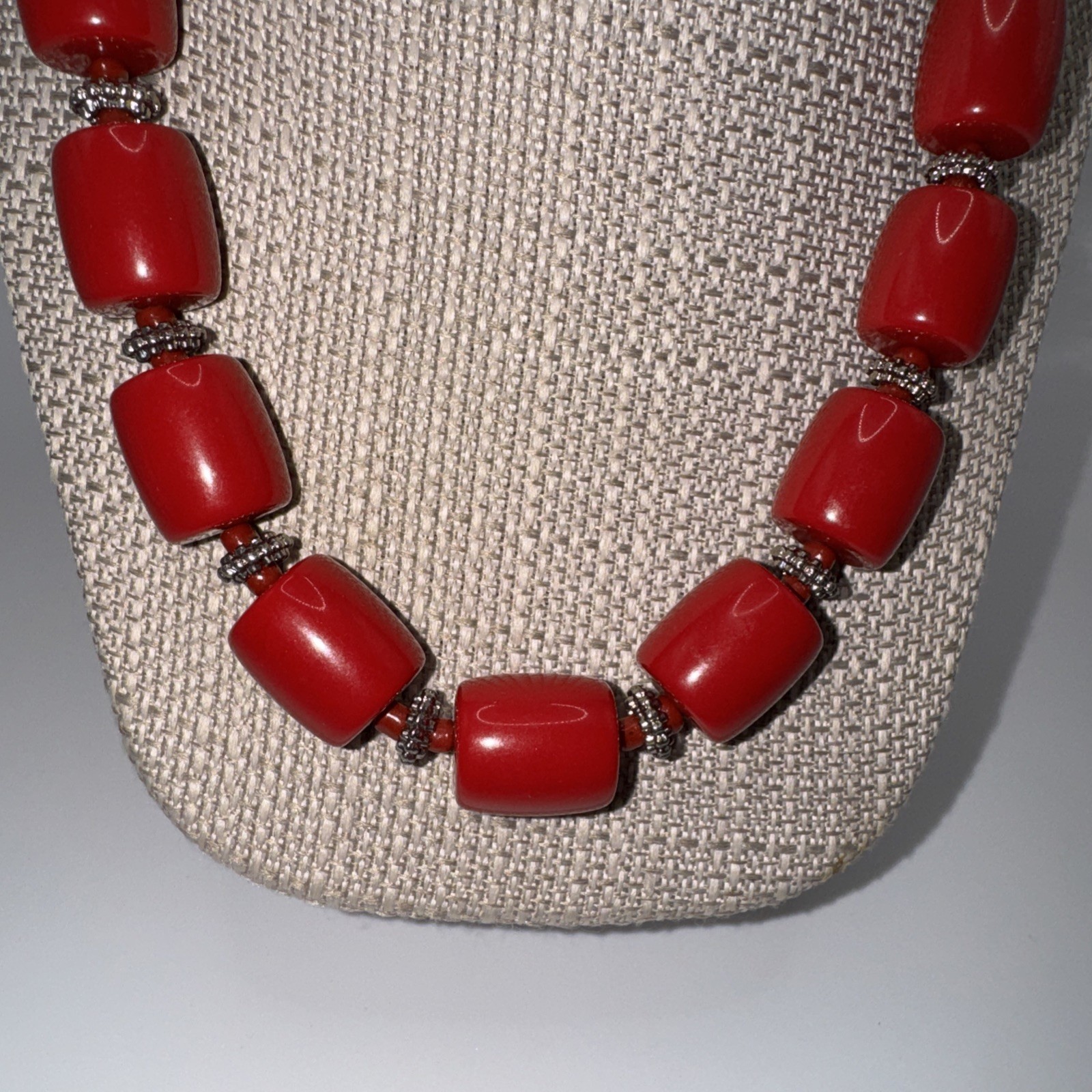 Retro 70’s Lipstick 1946 Red Bead Necklace Silvertone Lucite Chunky Classic