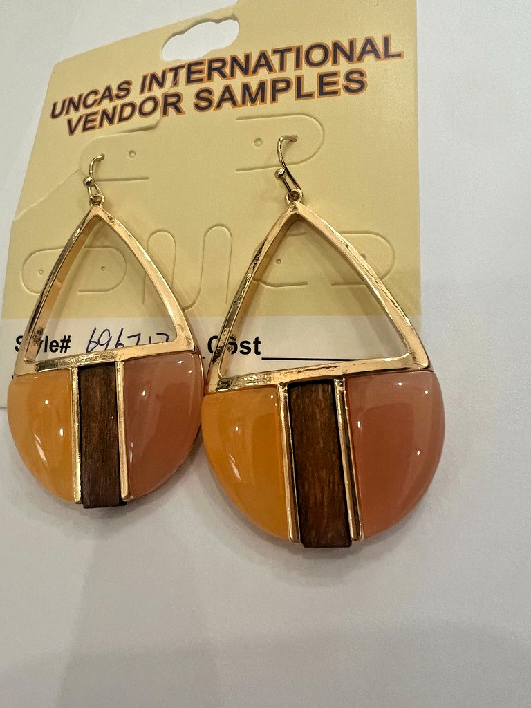 Uncas Int Gold Blush Wine Dangle Earrings Resin Wood Earth Tones Vendor Sample
