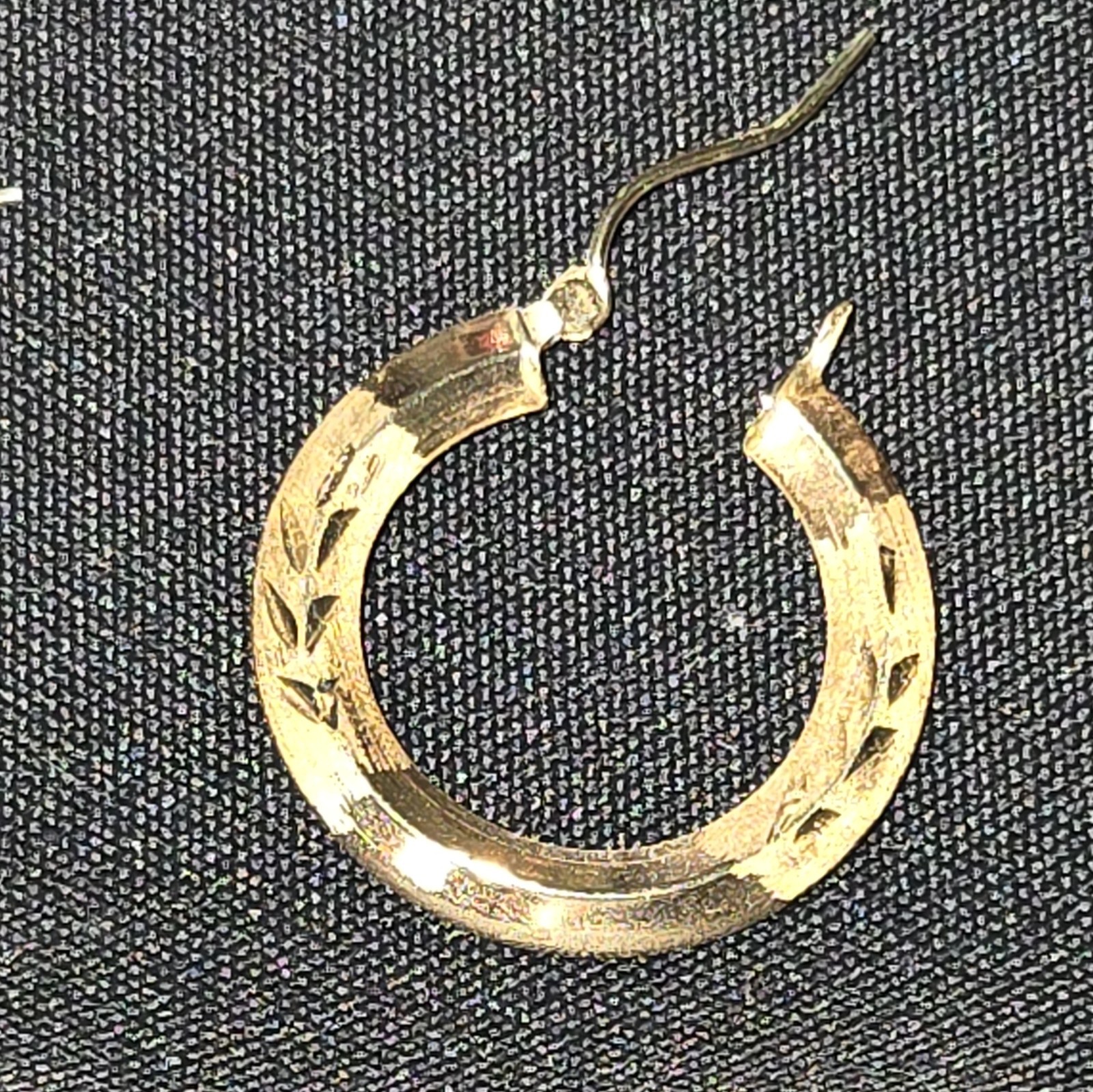 10k (417) Gold Engraved Round Hoop Earrings