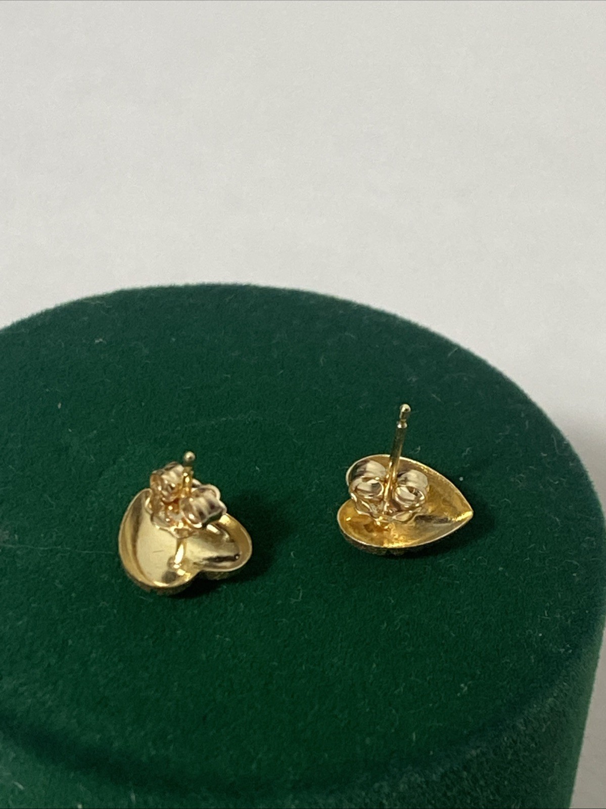 JCM 14k Yellow Gold Diamond Cut Heart Stud Earrings