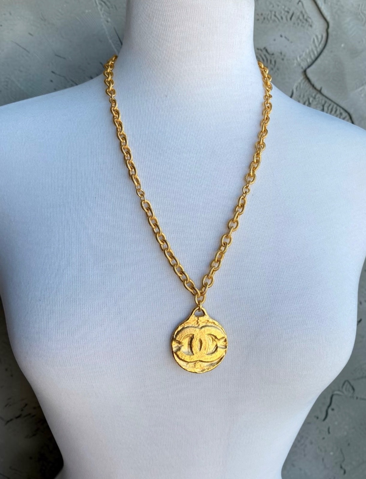 Vintage CHANEL Rare 70s LUCKY TALISMAN Wheat Sheaf Pendant Necklace 24K CC logo