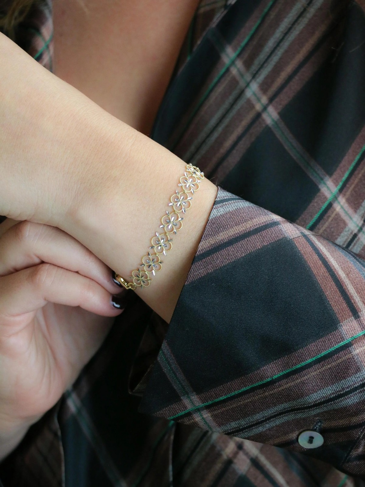 Two-tone lace bracelet