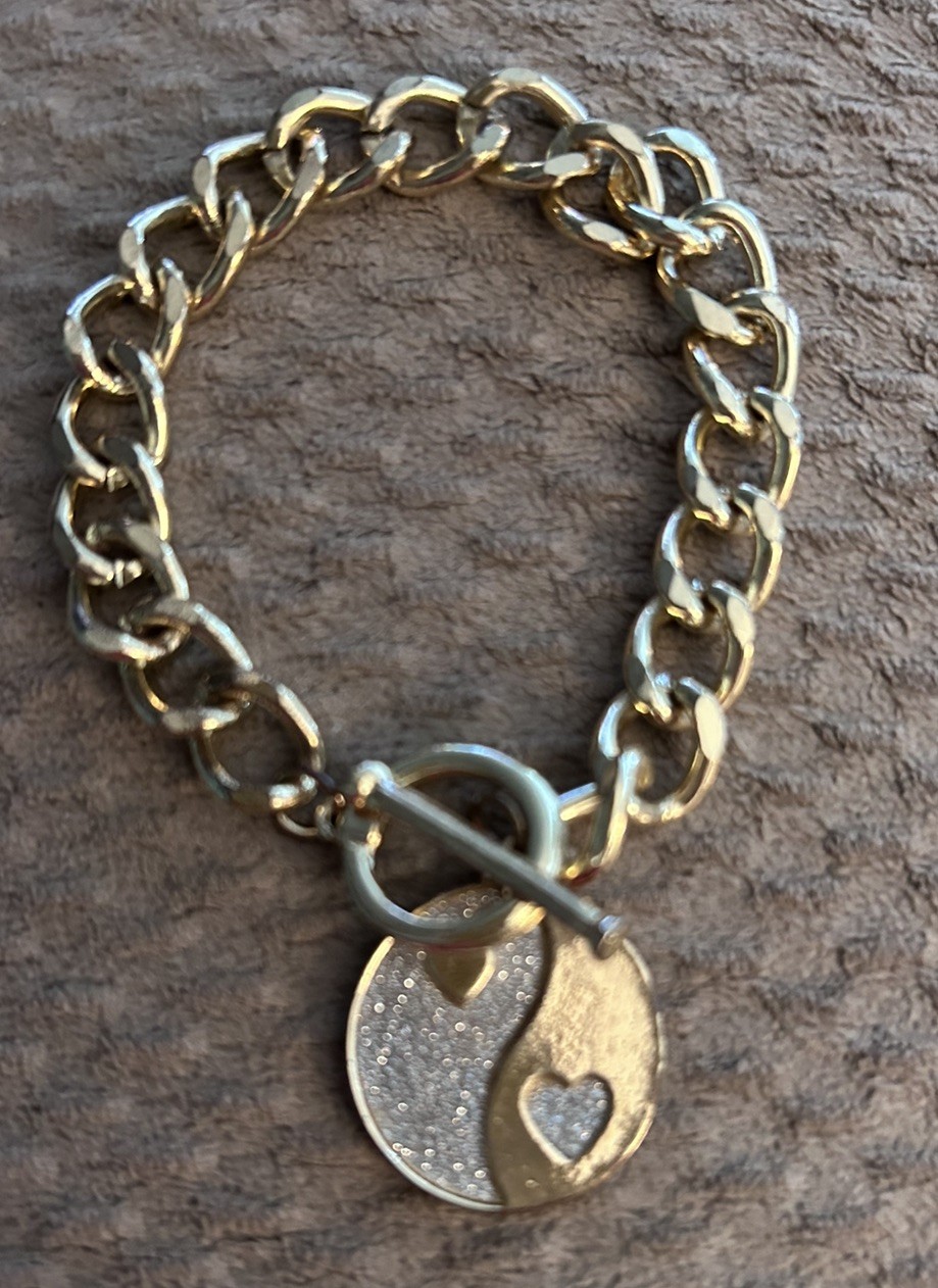 Bracelet Gold Tone Yin Yang Charm T Bar Style Clasp Approximately 8.5” No Mark