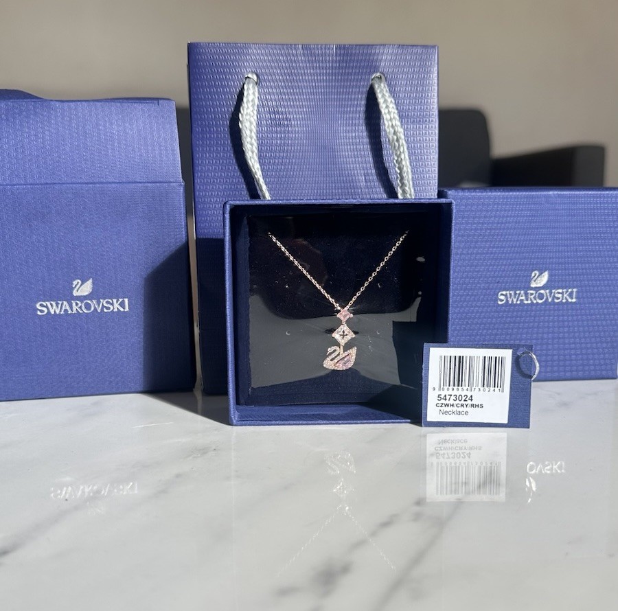 *BRAND NEW* Swarovski Swan Crystal Pendant Necklace Rose Gold (Price Negotiable)