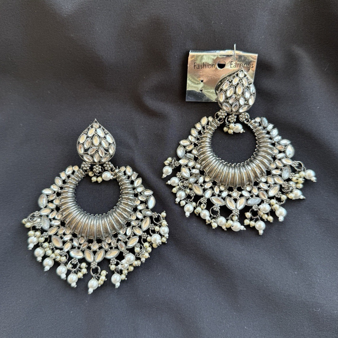 Silver Tone Chandelier Dangle/Drop Earrings White Imitation Pearl Post Round