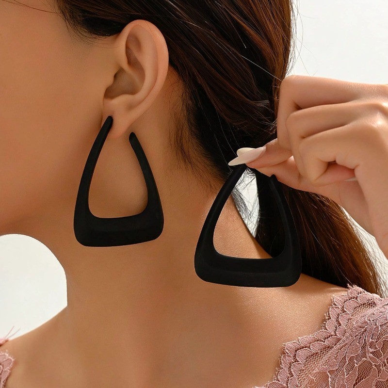 Women’s Black Geometric Irregular Ear Studs Fashion Alloy Pendant Earrings