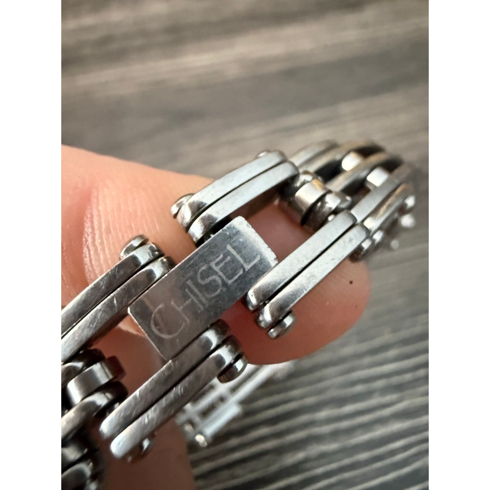 CHISEL Stainless Steel Polished Link Bracelet – 7.75″