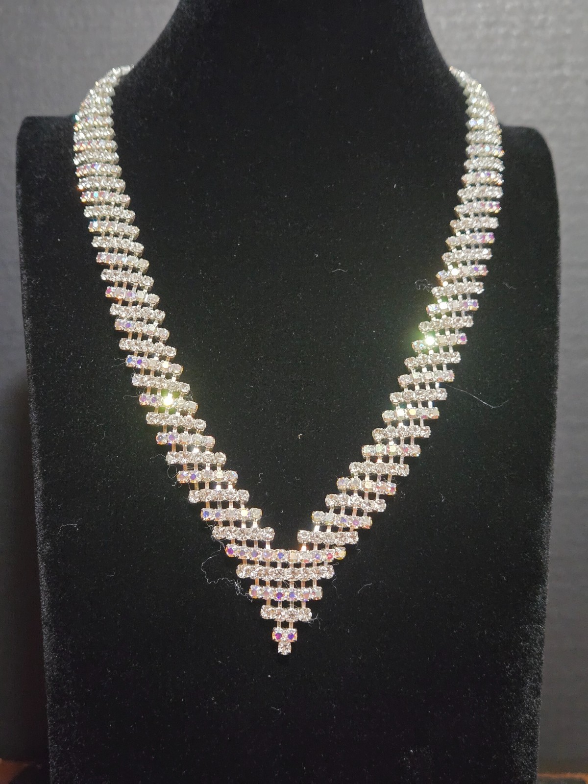 Clear Rhinestone Pointed Necklace Silver Tone