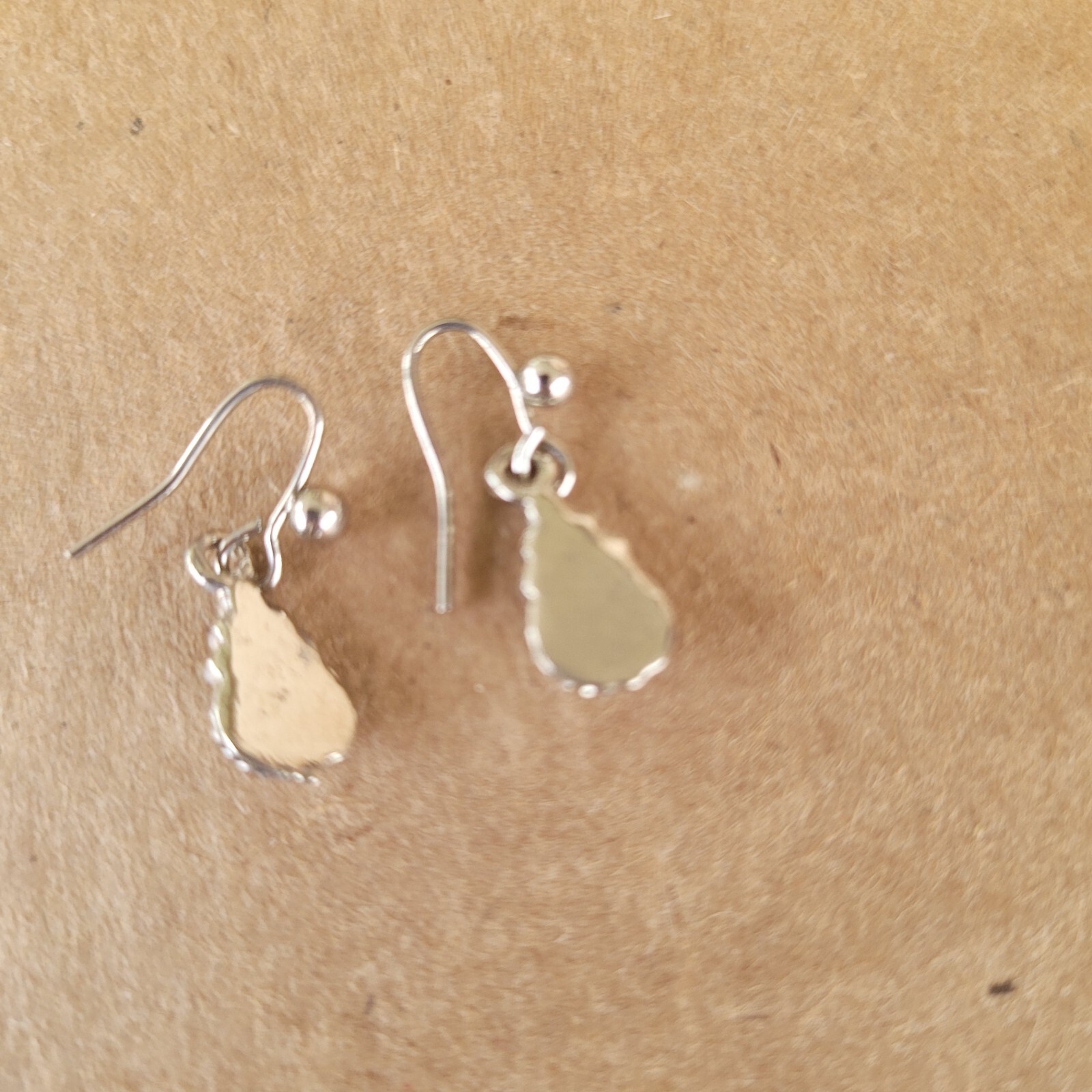 Fancy dangle earings with false gemstones