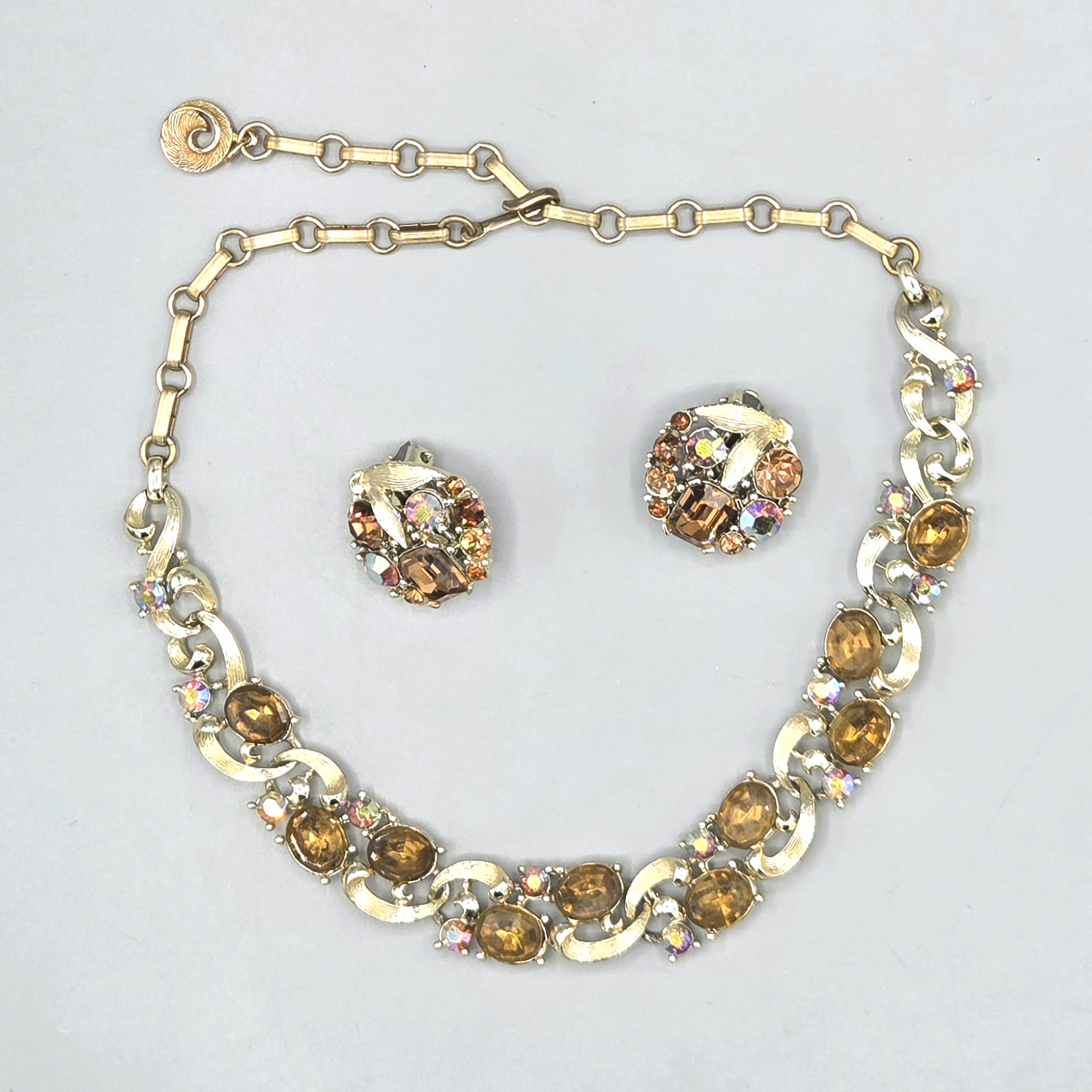 Vintage Lisner Signed Topaz & AB Rhinestone Gold Tone Necklace 16″ Clip Earrings