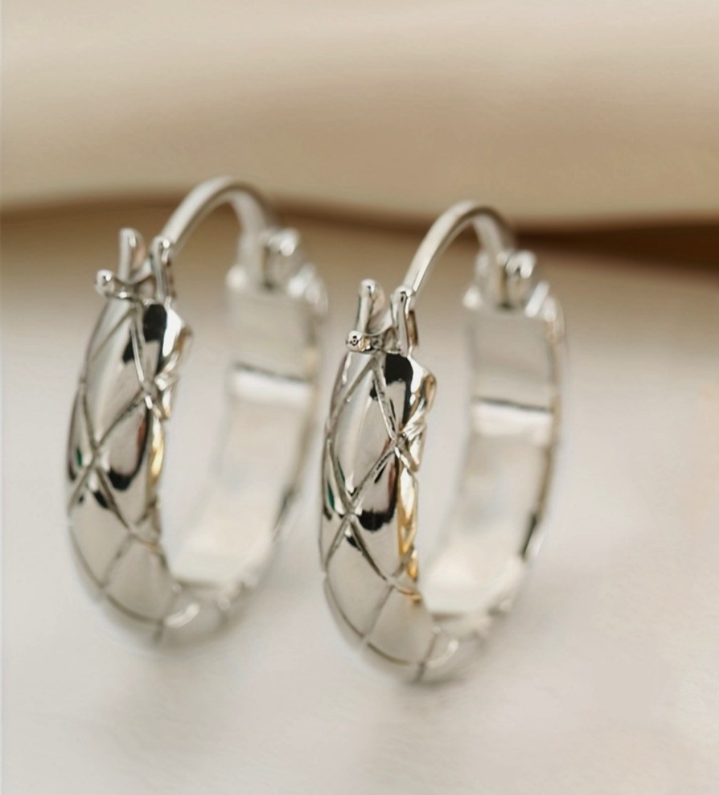 Minimally Rhombus Grid C-shaped Snap Style Silver Plated Hoop Earrings