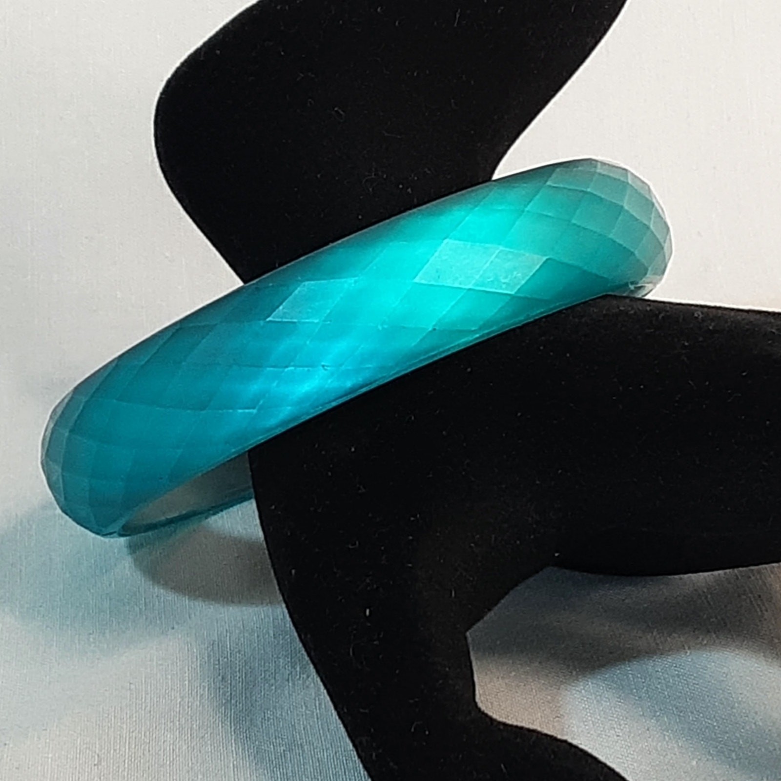 Turquoise Blue Tranlucent Acrylic Resin Bangle Bracelet Faceted Diamond Cuts