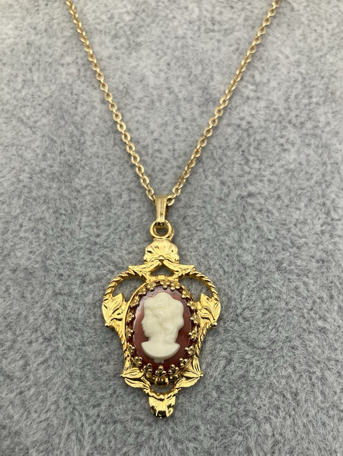 1928 Gold Tone Cameo Pendant Necklace Virgin Mary Cable Chain Spring Ring VTG