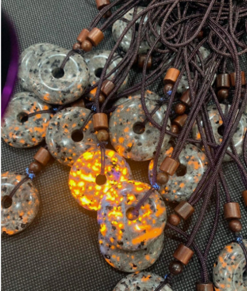 Natural Yooperlite Circle Flame Donut Pendant UV Reactive Amulet Unisex Necklace
