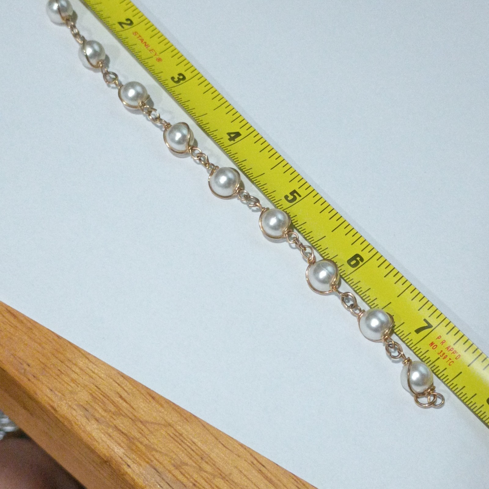Gold Tone Cable Chain Bracelet w/ White Round Imitation Pearls, 7in