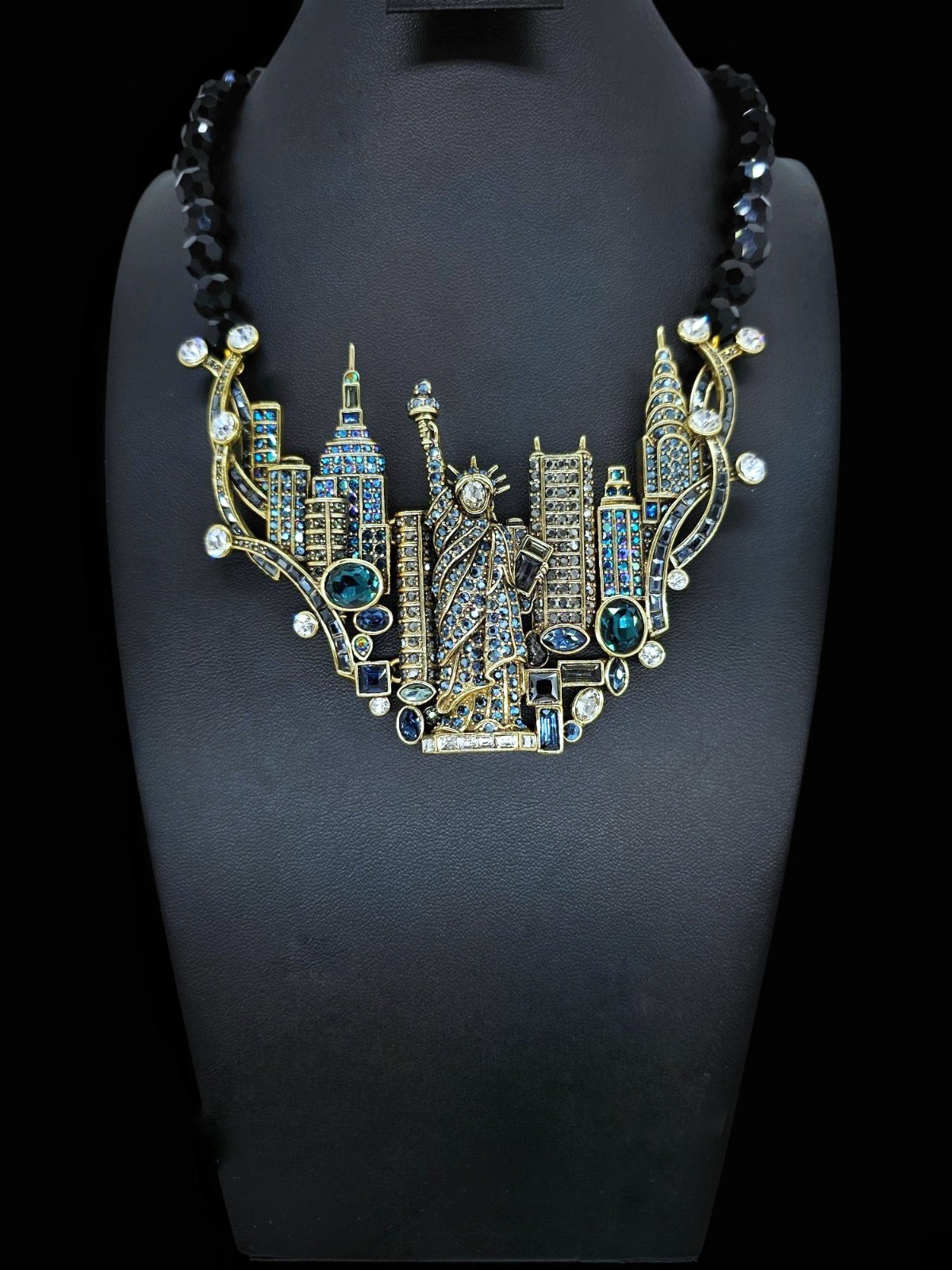 AUTHENTIC Heidi Daus “New York” Necklace