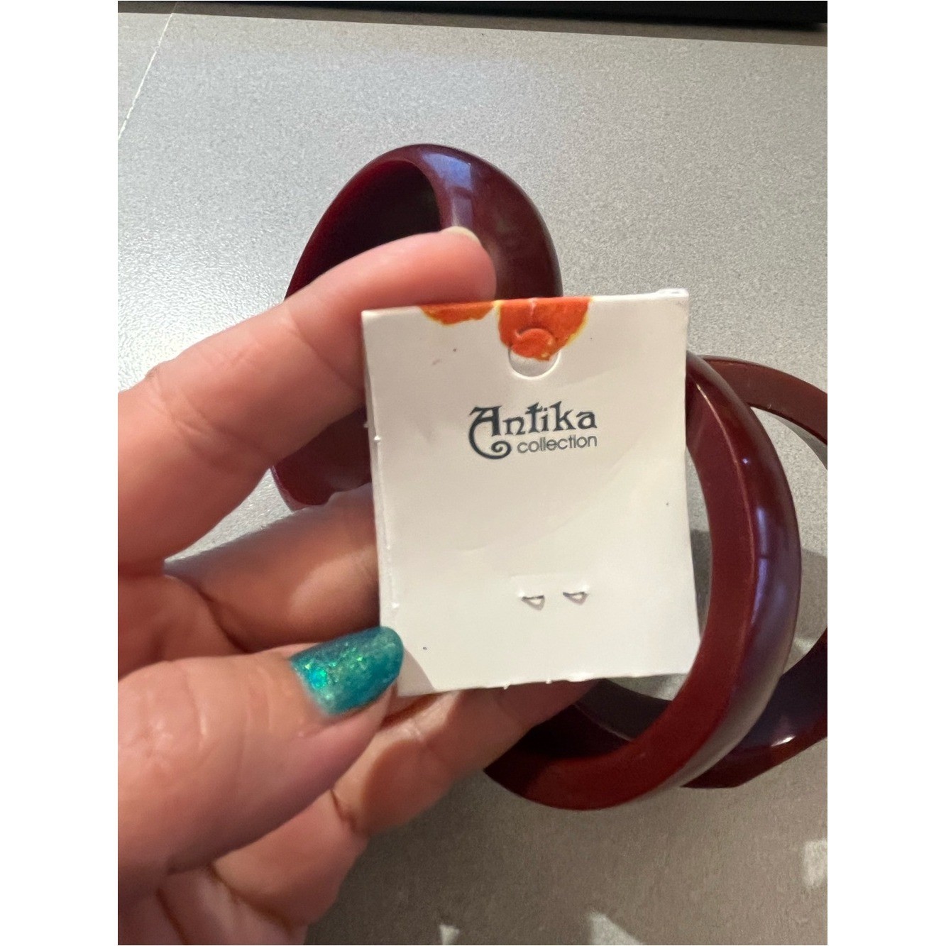 Antika Collection Burgundy Resin Bangle Bracelets – Set of 3
