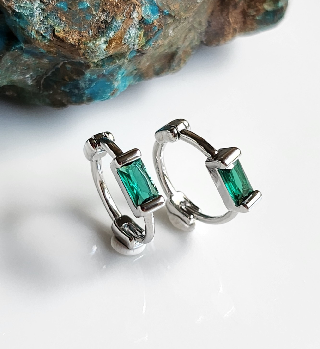 925 Sterling Silver 0.5CT Green Tourmaline 13.5mm Huggie Earrings Gemstone