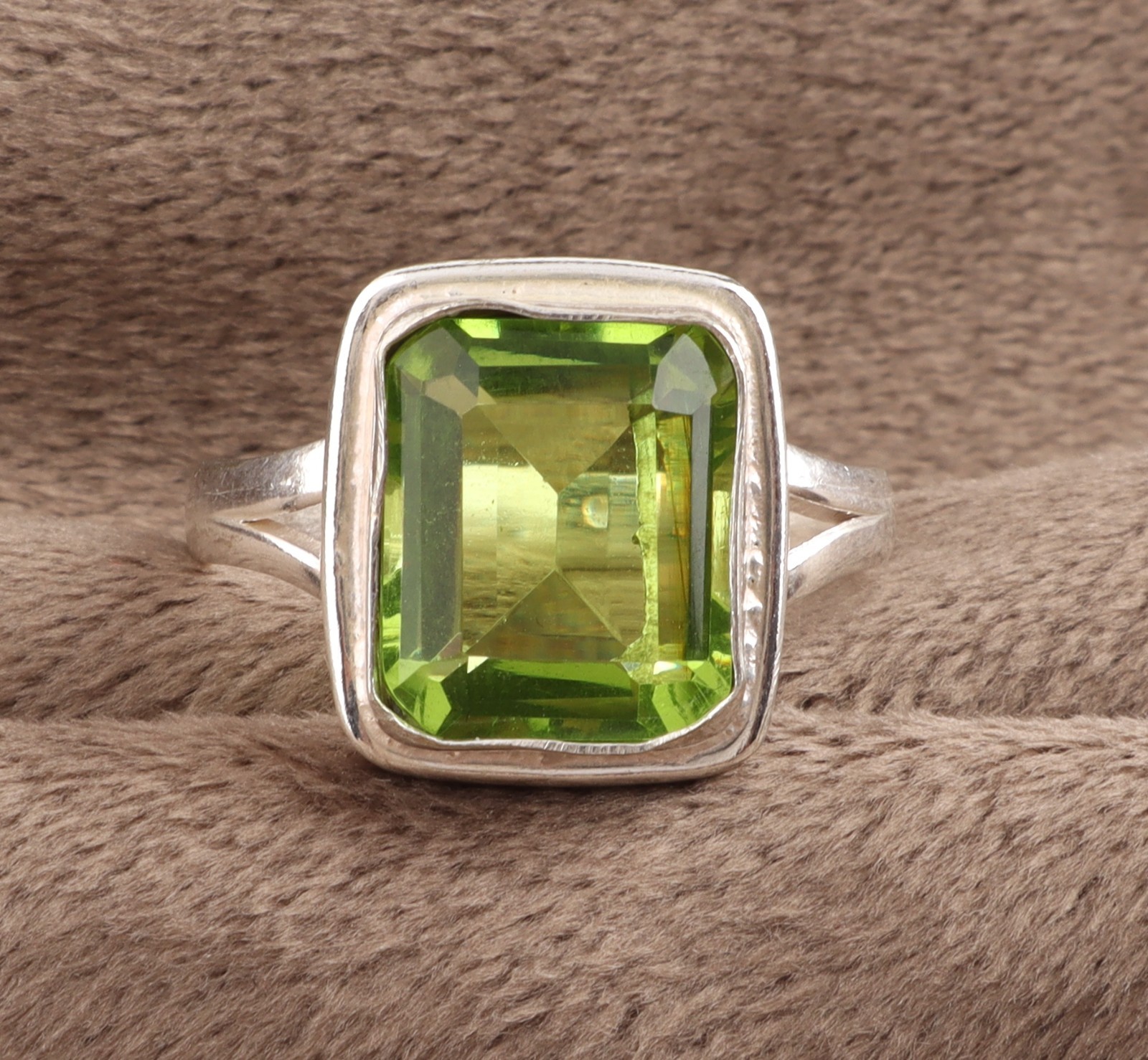 Beautiful Peridot Gemstone 925 Sterling Silver Handmade Jewelry Ring All Size