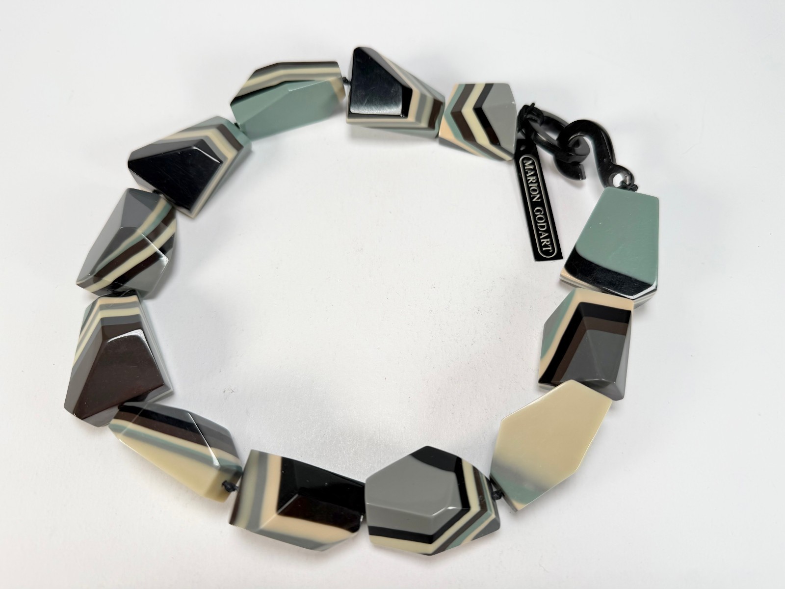 Marion Godart – Fragmental “Bord Dentelé” Neutral Mix Resin Necklace