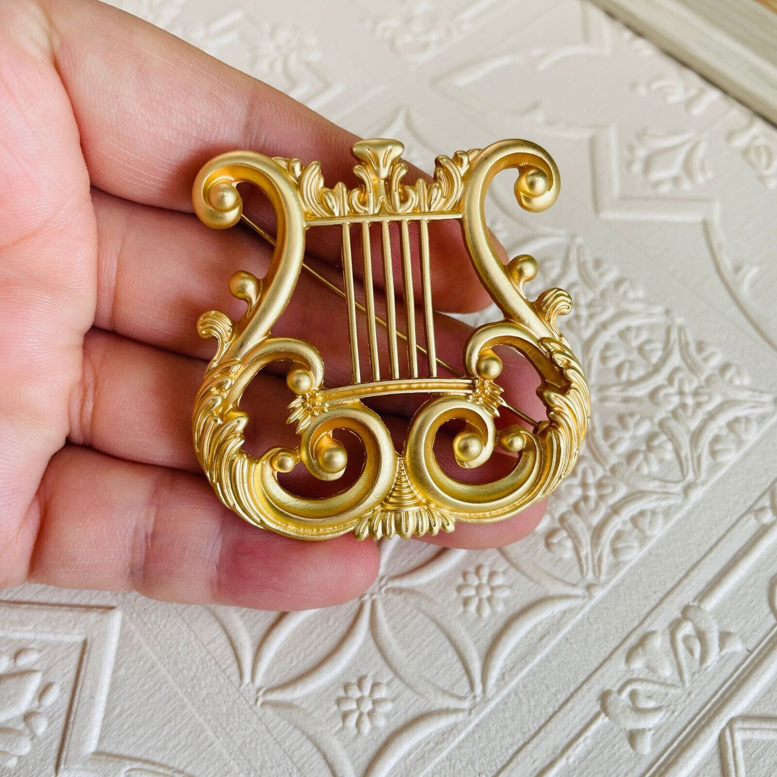 Art Deco Style Vintage Enamel Harp Brooch Badge Pin With Gift Bag