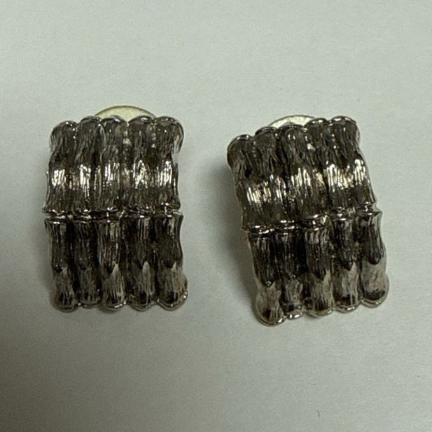 Silver Tone Textured Ribbed Huggie Hoop Earrings for Lobe, Metal, No Stone