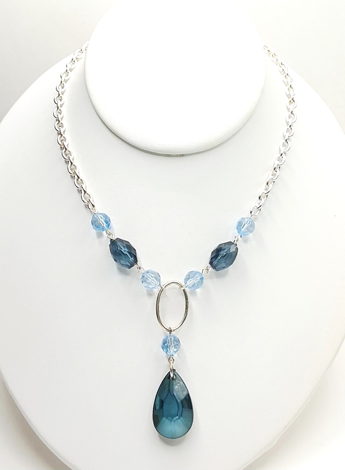 Blue Beaded Pendant & 18 in. Silver Tone Chain Necklace … Se61