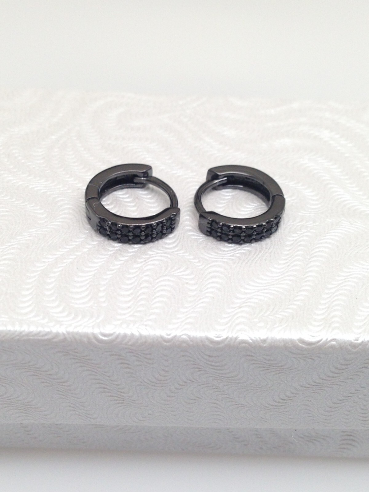 925 Sterling Silver Cz Black Onyx Huggie Hoop Earrings Mens Women 10mm x 2.2mm