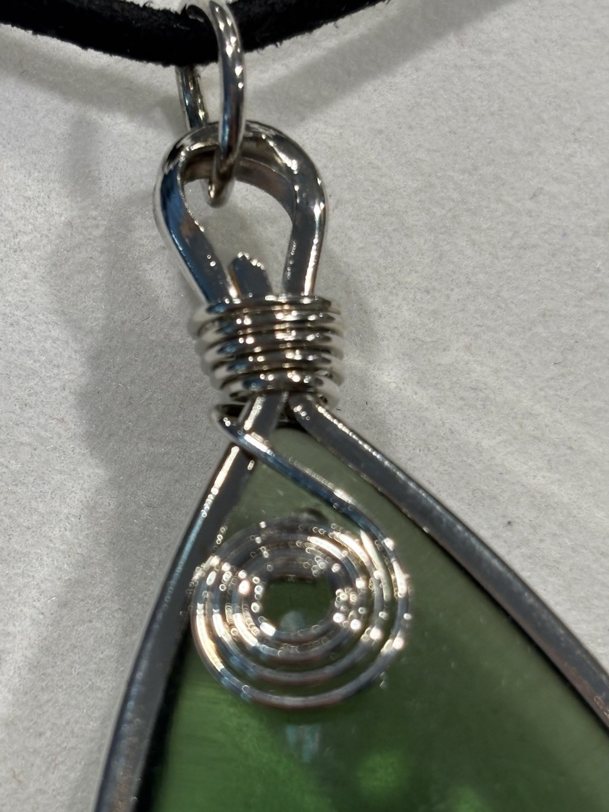 Teardrop Pendant Necklace Green Silver Tone Bezel Cord Adjustable 19-24in