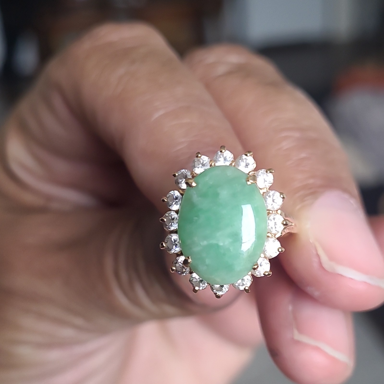 18kt 6.6 Grams Yellow Gold Prong Cocktail Ring Size 6 Oval Green Jade Halo