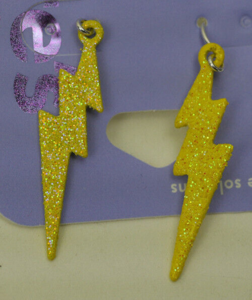 Claire’s Silver Lightning Bolt Drop Earrings – Yellow (G131424-1 LOC. BR3)