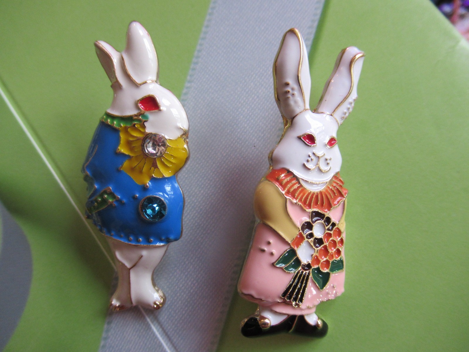 Beautiful BUNNIES Rabbit Easter Crystal Enamel Brooch Lot 10 pcs NEW