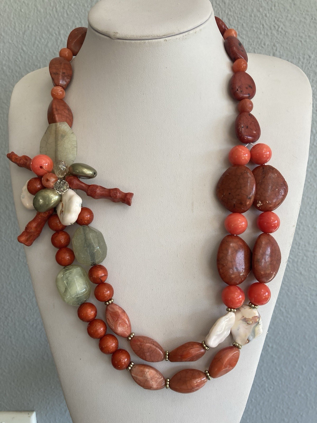 Chunky Mermaidcore Necklace Coral Bead Acrylic Signed Lydell NY Beach 24″