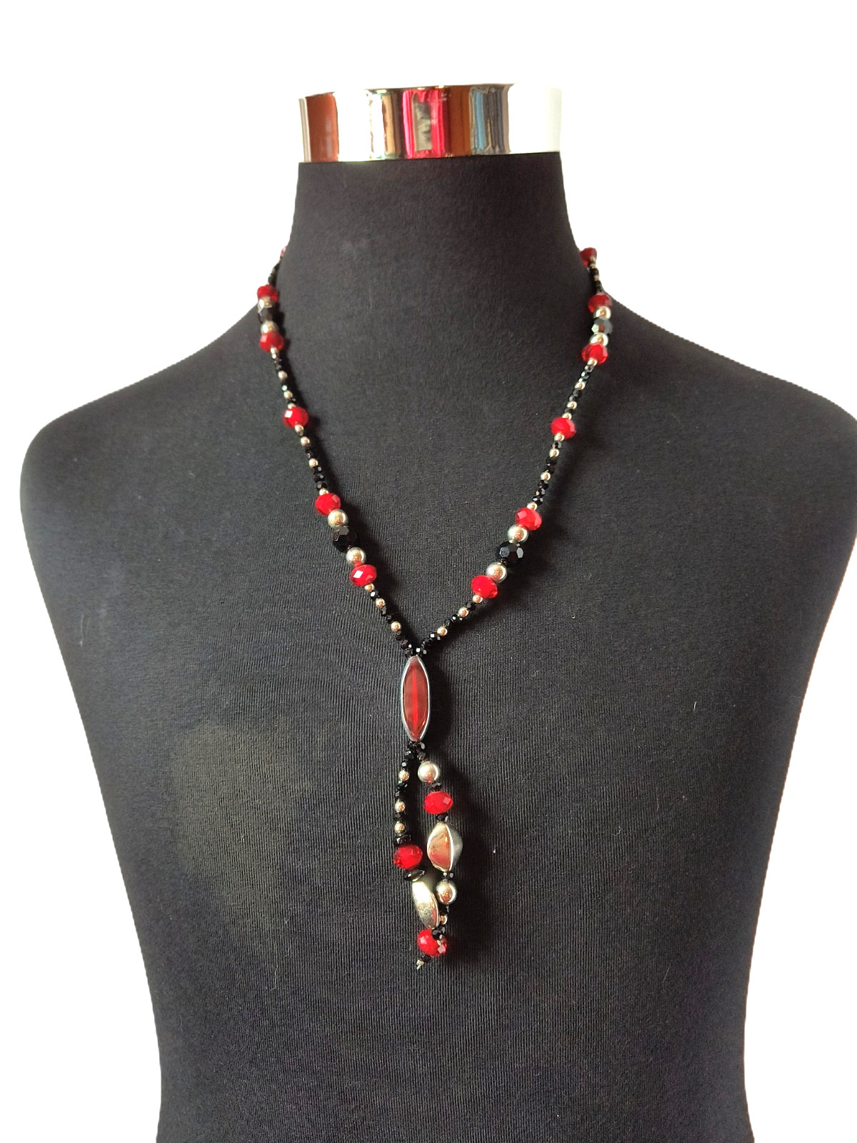 Red Black Silver Color Beaded Necklace 32″ Casual Wear Lobster Closure