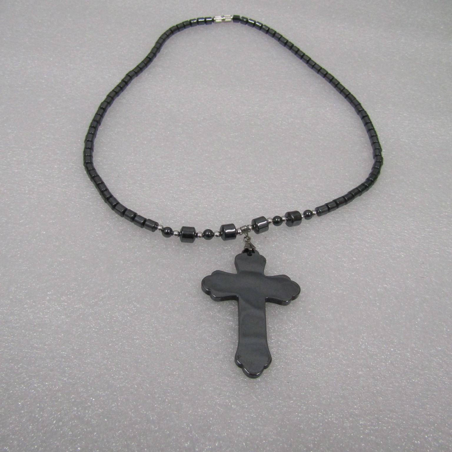 Women’s Jewelry Black Necklace Hematite Beads None Magnetic
