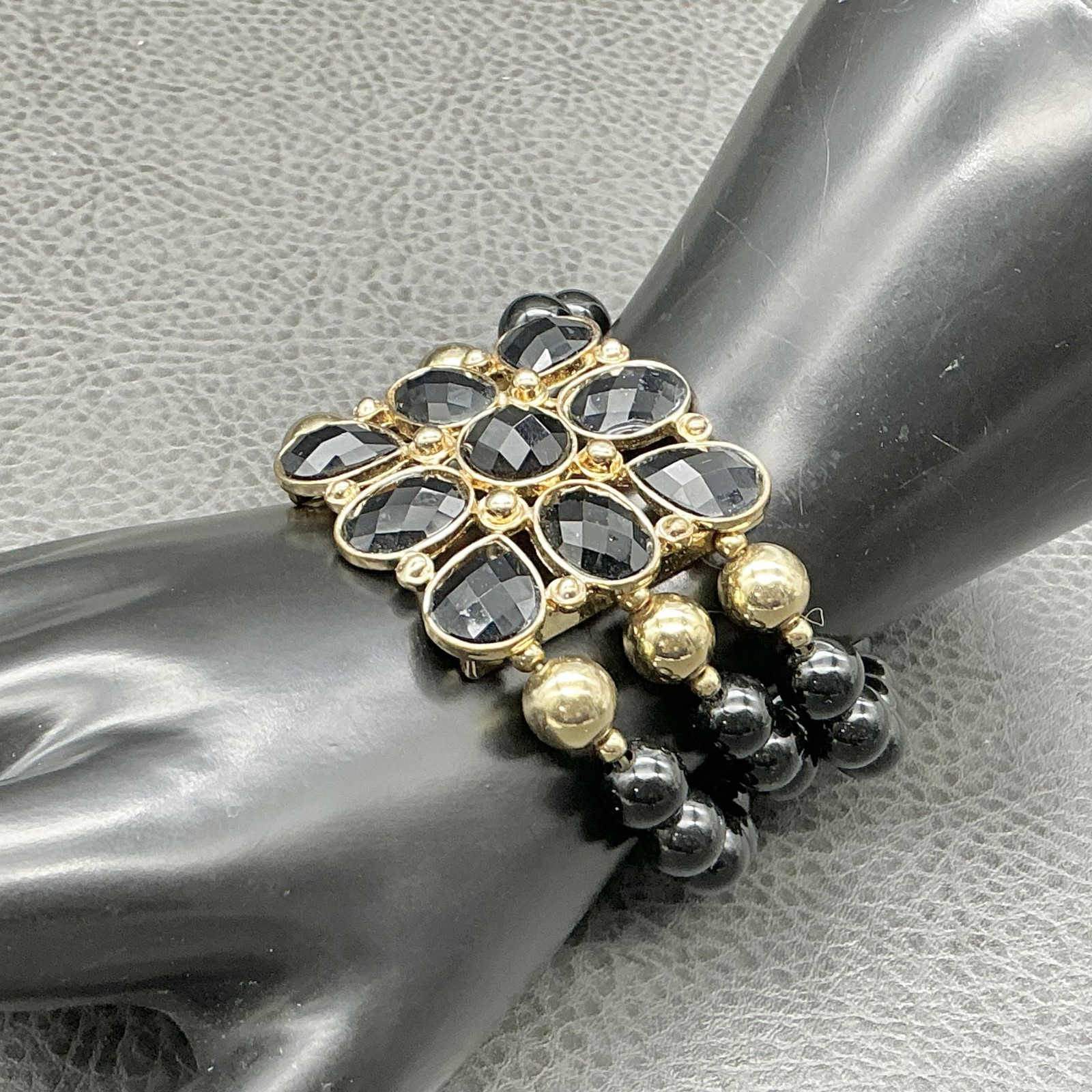 Bracelet Black Beaded Gold Tone Flower Stretch Womens 7 In Fashion Jewelry