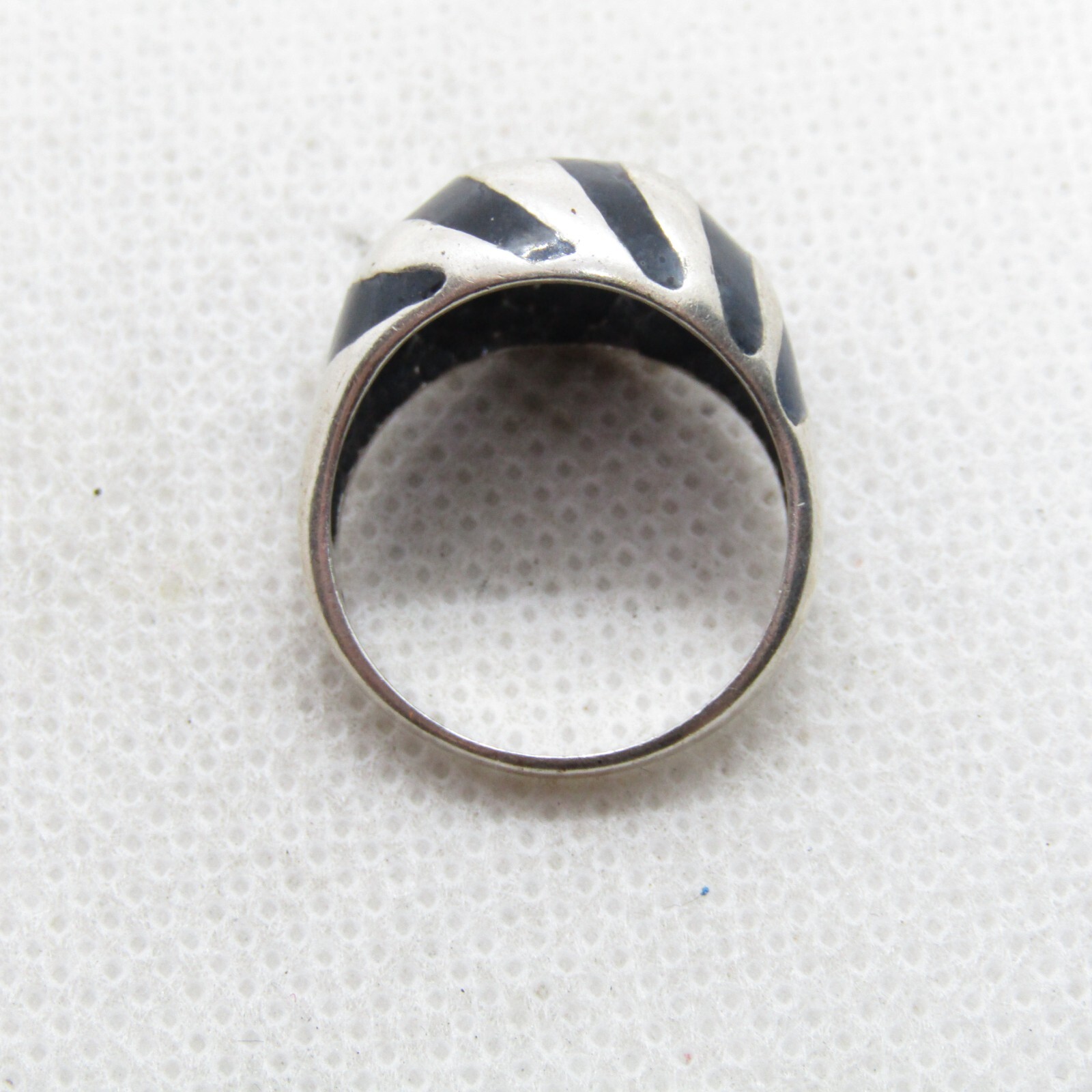 Sterling Silver 925 Black Enamel Dome Ring Size 6.5 K6813