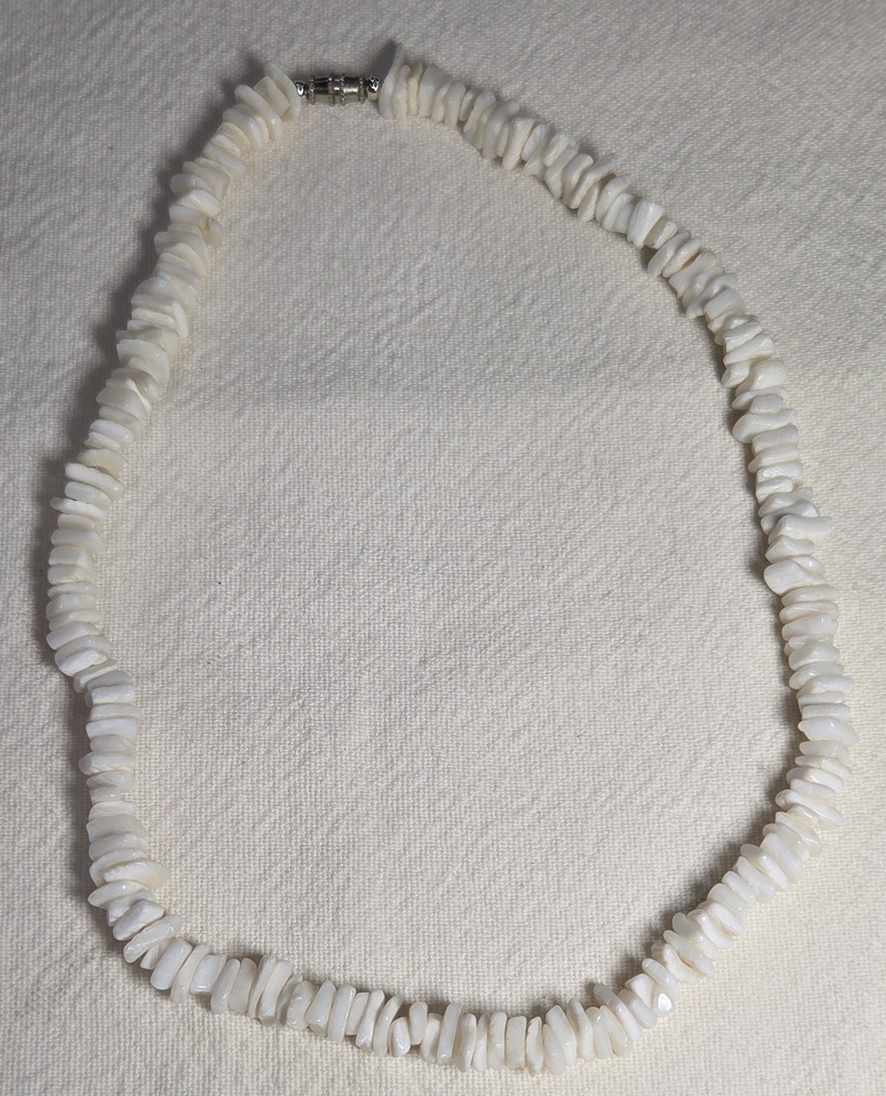 White Shell Chip Bead Necklace Barrel Clasp Beach Nature Sea 18″
