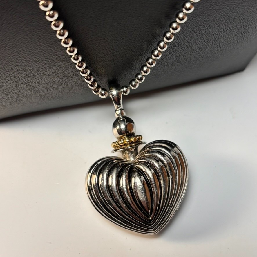 Necklace Set Vintage Silver Gold Heart Pendant Black Glitter Lucite Links
