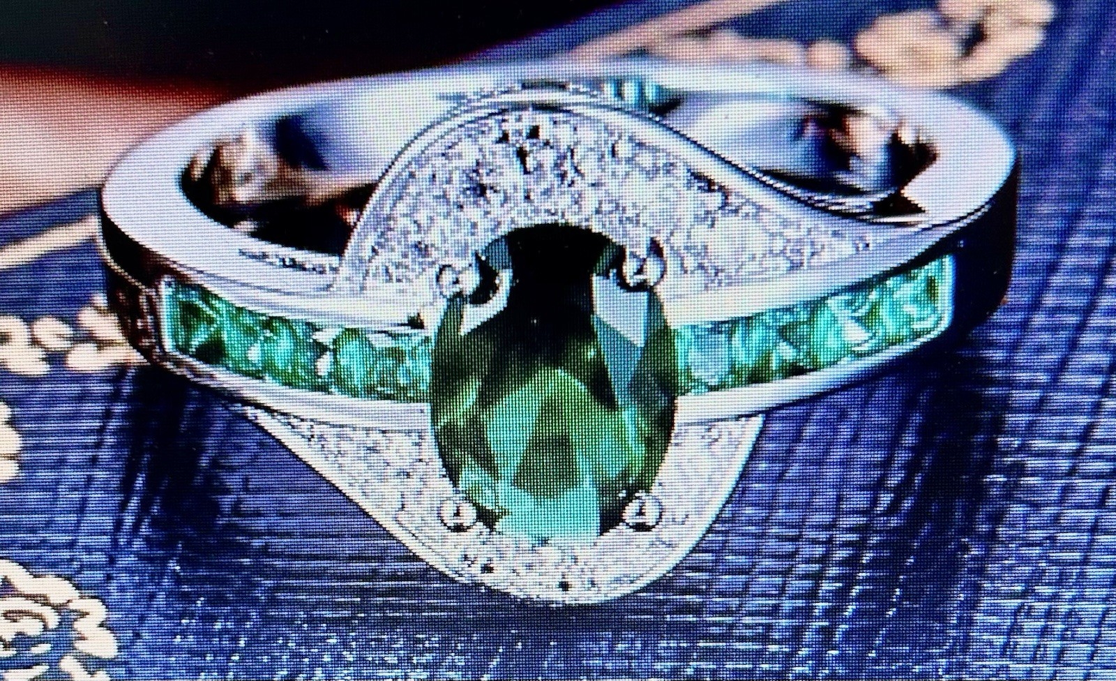 925 Sterling Silver Ring ( Stamped ) Faux Emerald Sz 7 in Gift Box