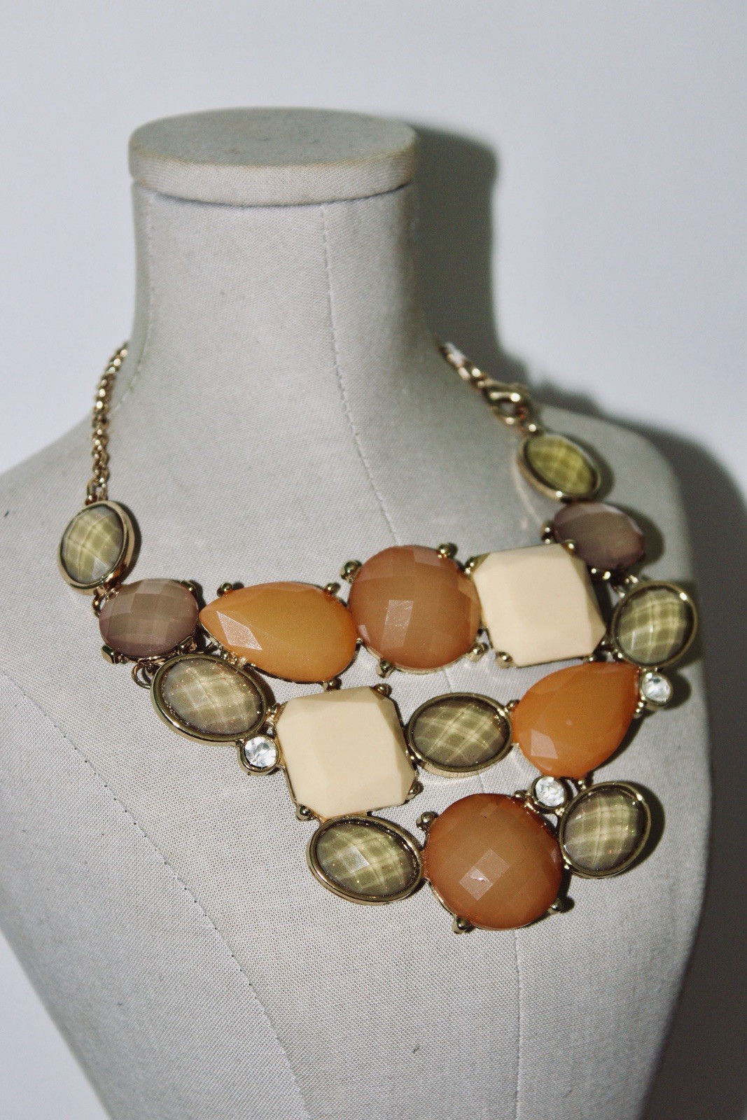 Ann Taylor Gold Tone Resin Necklace Orange Cream Green Oval Bezel Cable Chain