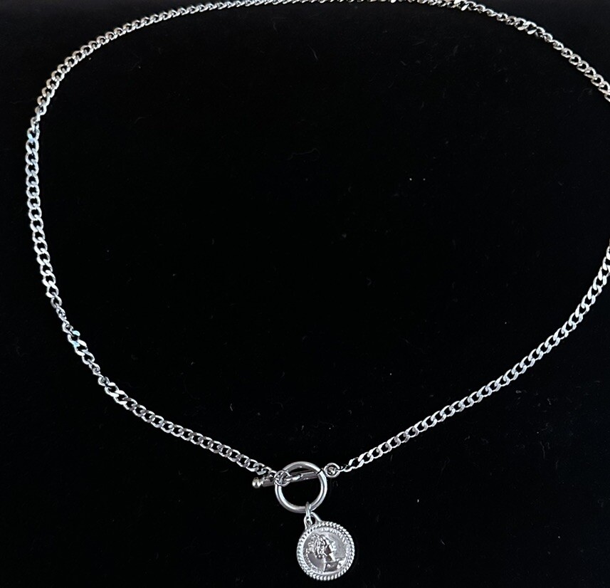 Queen Elizabeth II Silver Tone Coin Necklace Toggle Clasp 18”