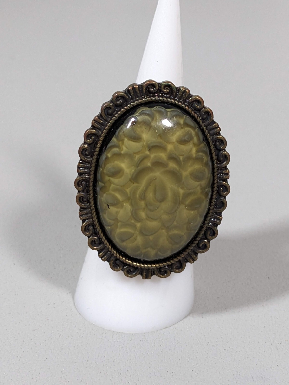 Bronze Tone Vintage Style Oval Floral Cocktail Wide Ring Size 6.5