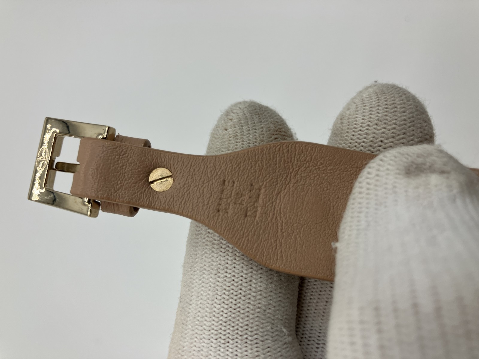 Valentino Garavani Leather Stud Bracelet Gold Nude 21.6cm 17.5-19.5cm