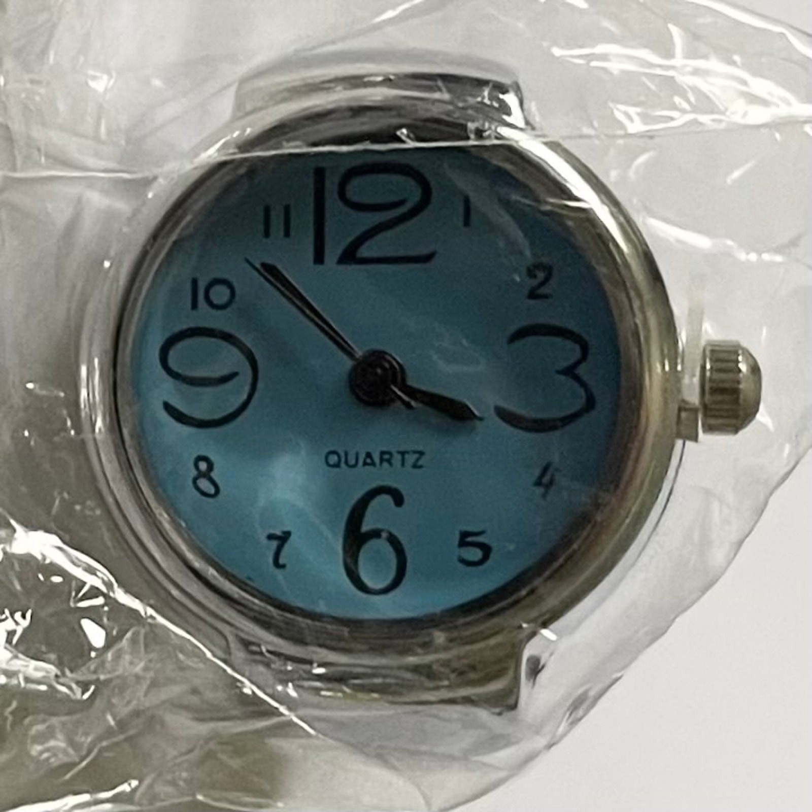 Retro Silver with Blue Stainless Steel Stretch Band Quartz Movement Ring Watch
