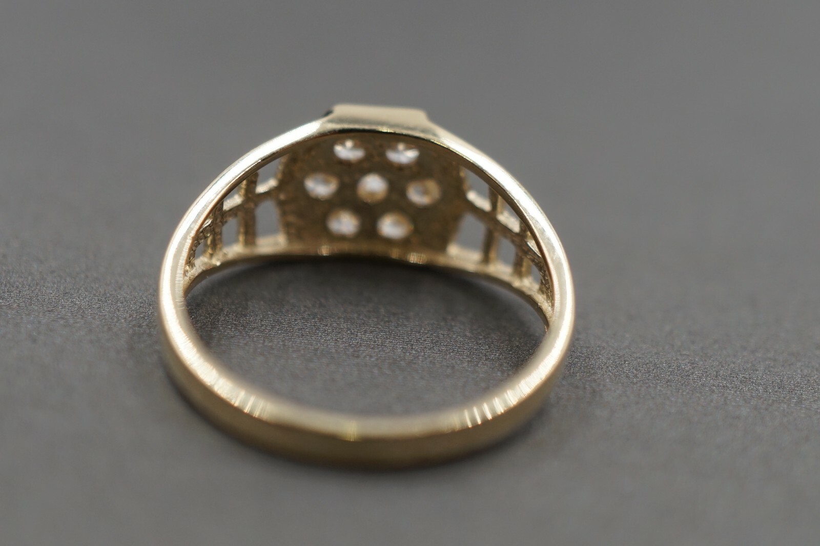 10K Solid Yellow Gold Hexagon Children Baby Kid Women Pinky Band Ring. Size 3