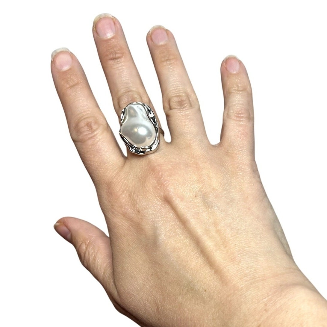 Modern Silver Abstract Molten Metal Faux Baroque Pearl Adjustable OS Ring